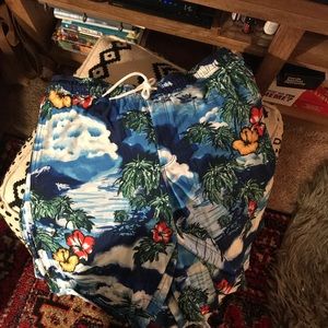 GAP Swim - NWT men’s tropical board shorts swimming trunks GAP Swim - NWT men’s tropical board shorts swimming trunks
